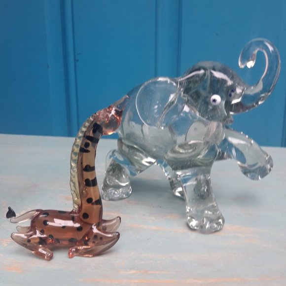 Glass Elephant Animal Figurine Hand Blown Bubble Glass Clear Handmade Glass Art - Picture 12 of 14